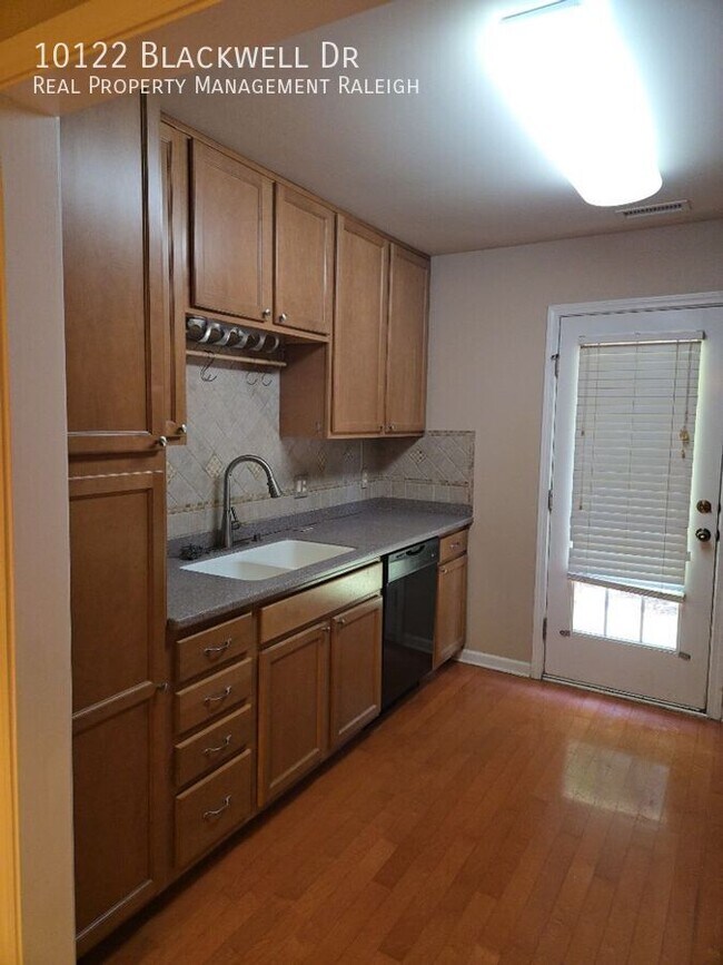 Foto del edificio - 10122 Blackwell Dr