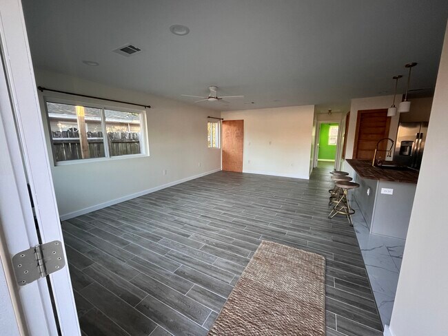 Foto del edificio - 100 Pecan Park Dr