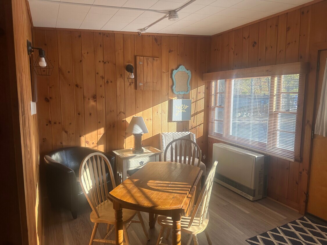 14 Lake Shore Dr Unit Cottage 3, Meredith, NH 03253 Apartments in