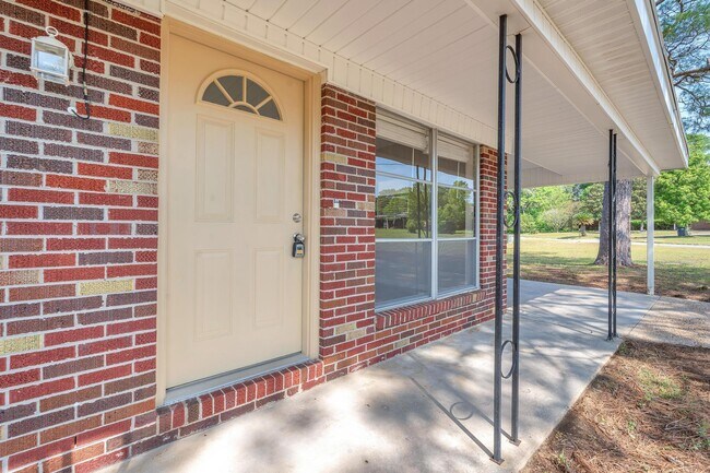 Foto del edificio - 385 Lincoln Ave