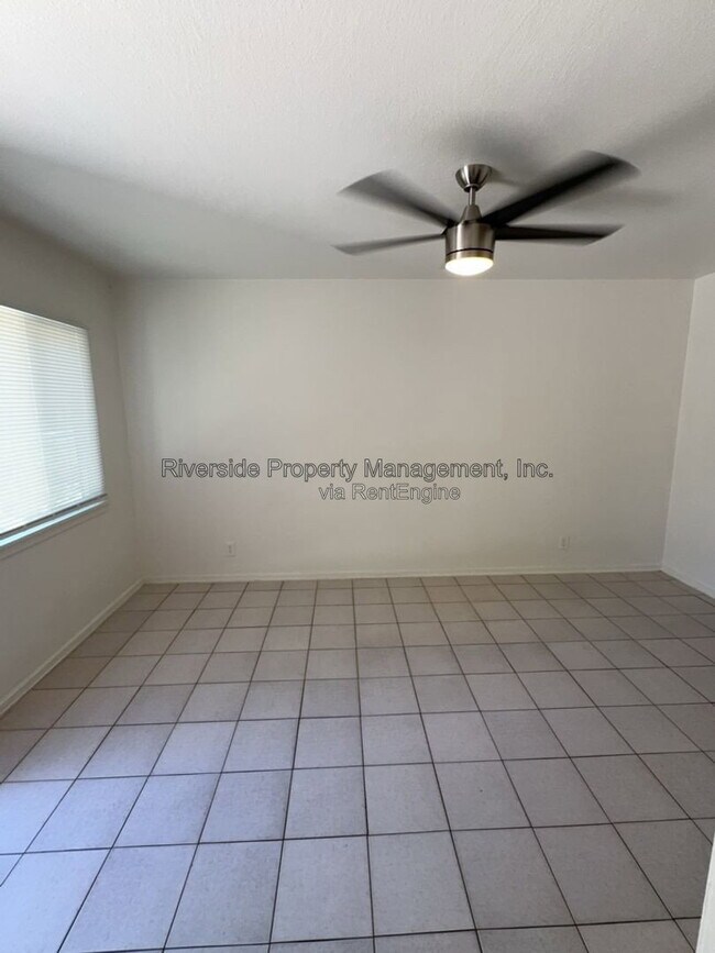 Foto del edificio - 410 E 9th St