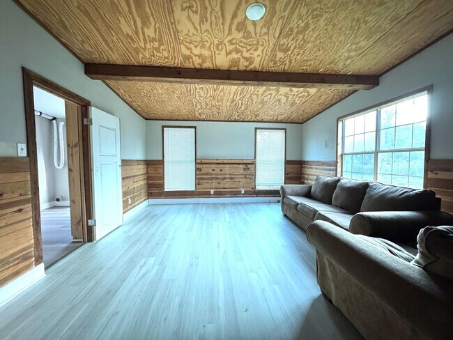 Foto del edificio - 16066 N Loop Dr