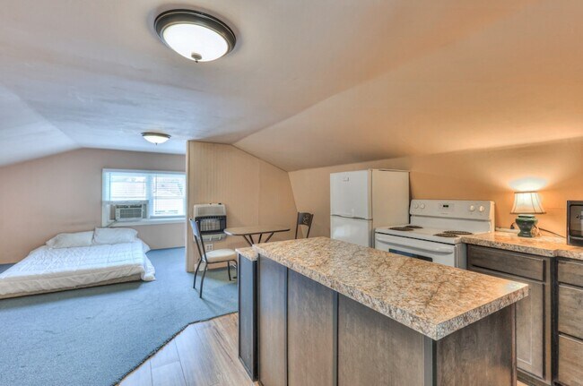 Foto del edificio - 629 Neelys Bend Rd