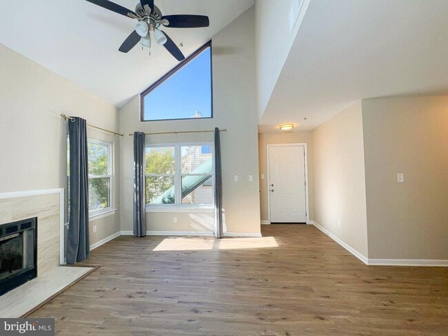 Foto del edificio - 13405 Shady Knoll Dr