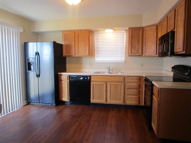 Foto del edificio - 1518 Bluestem Dr