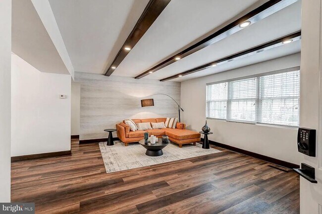 Foto del edificio - 4002 Linkwood Rd
