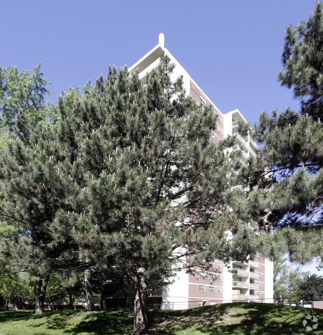Building Photo - Surrey Lane Apartments