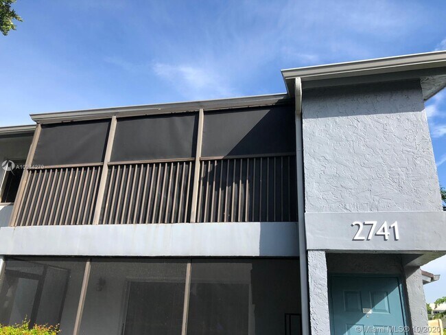Building Photo - 2741 S Oakland Forest Dr
