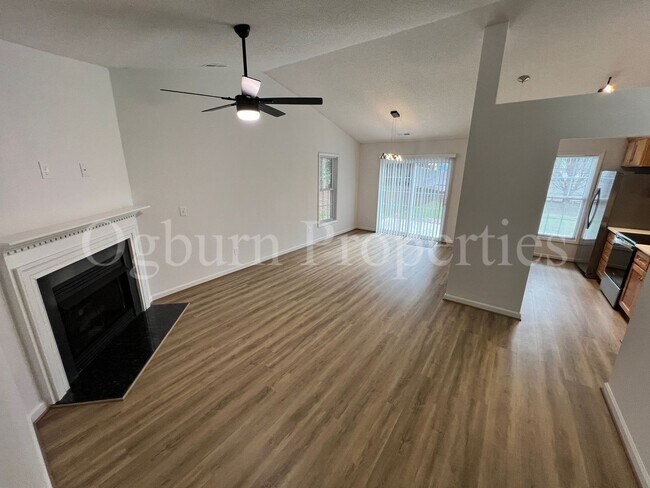 Building Photo - 3568 Milhaven Rd