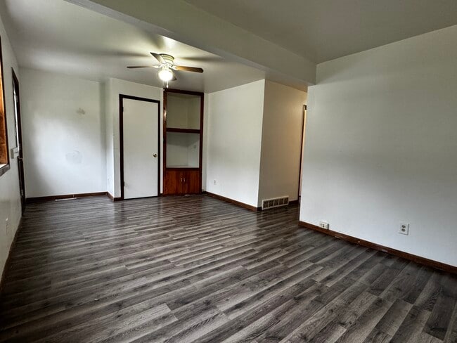 Building Photo - 1426 9th St