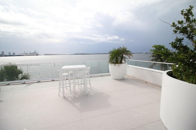 Foto del edificio - 770 Claughton Island Dr