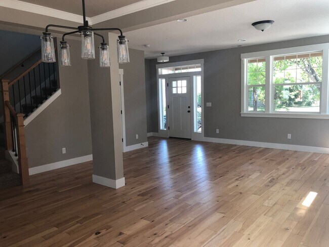 Foto del edificio - Beautiful New Home with Garage and Yard! A...