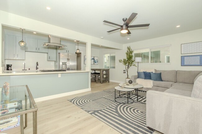 Foto del edificio - Renovated 1 Bed/1 Bath Single Family Home in Pacific Beach w/Patio/Parking/Washer/Dryer