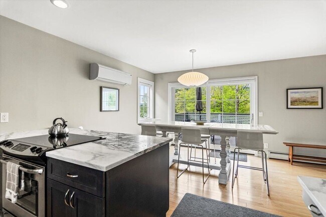 Foto del edificio - 32 Eagle Nest Rd