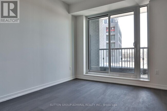 Photo du bâtiment - 8868 Yonge St