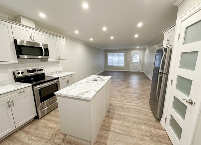 Building Photo - Eastside Village Townhomes