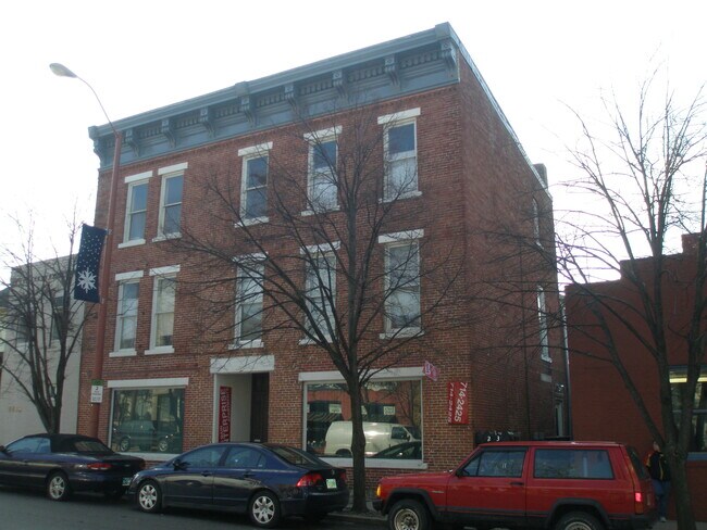 Building Photo - 1015 Main St