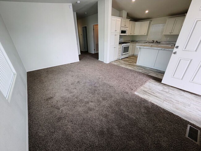 Foto del edificio - 4400 W Florida Ave