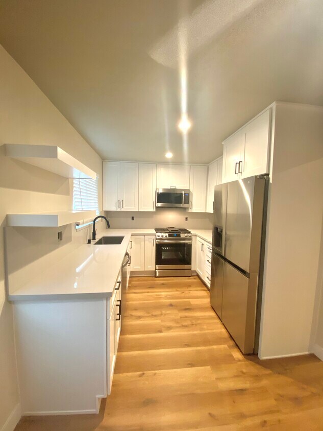 15962 S Myrtle Ave Unit 3, Tustin, CA 92780 15962 S Myrtle Ave Tustin