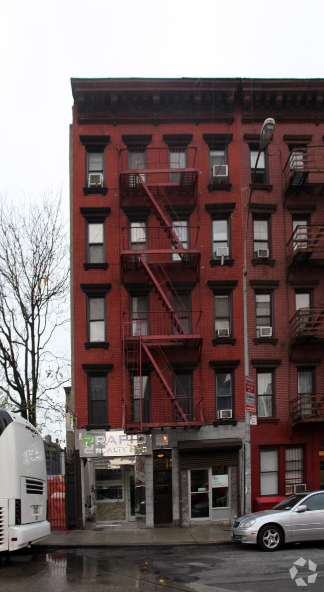 Building Photo - 432 W 38th St