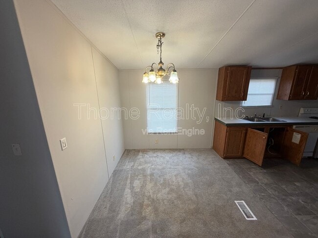 Building Photo - 26 Hemlock Ln