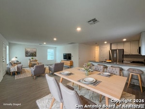 Foto del edificio - 5630 Raven Pl