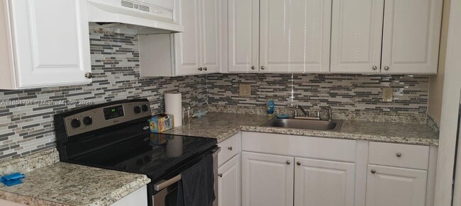 Foto del edificio - 2859 NE 30th St