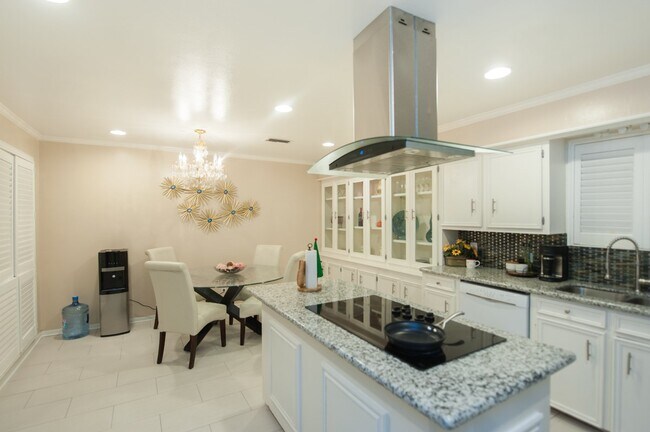 Foto del edificio - 14107 Swiss Hill Dr