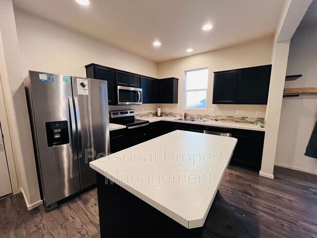 Foto del edificio - 2037 NE 4 Seasons Ln
