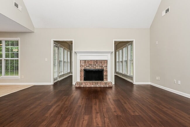 Building Photo - 361 Vista Creek Dr