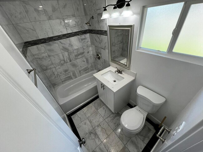 Building Photo - Remodeled 3 Bedroom 1 Bath House With Garage