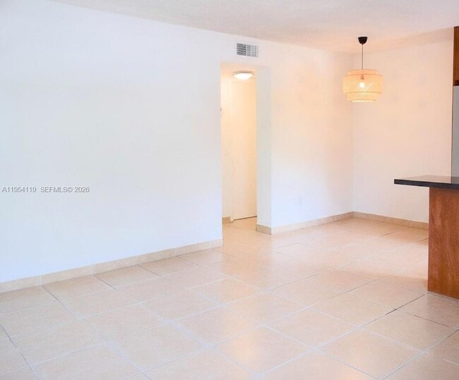 Building Photo - 1801 S Treasure Dr