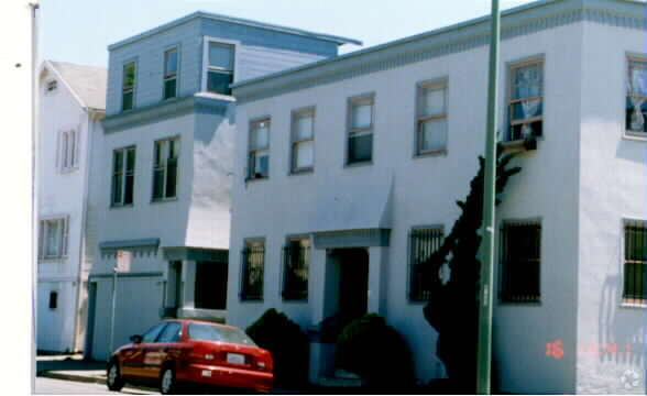Building Photo - 301 E 15th St
