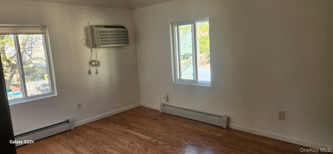 Foto del edificio - 219-23 114th Rd