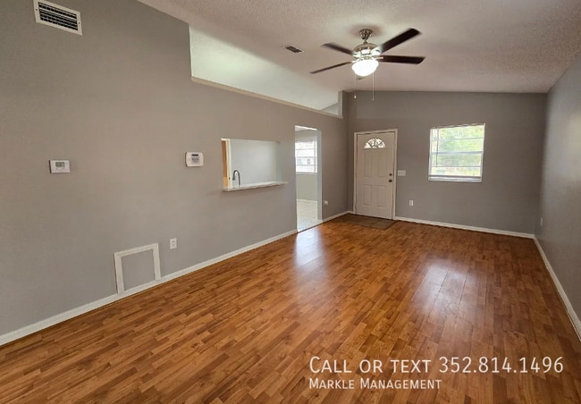 Building Photo - 2703 Lorraine Dr