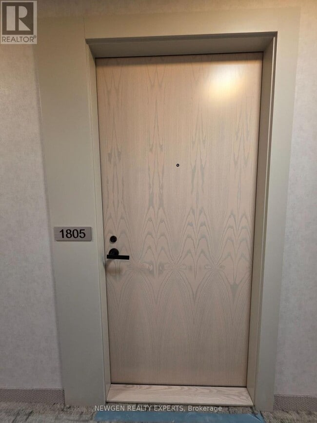 Photo du bâtiment - 8 Interchange Wy