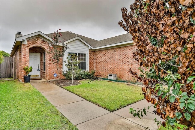 Building Photo - 8609 Rainy Lake Dr