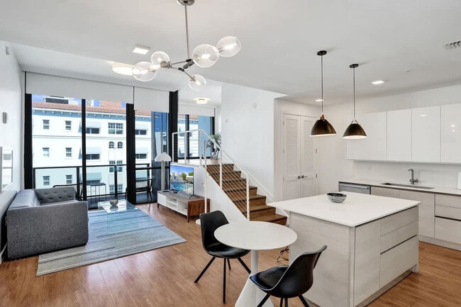 Building Photo - 1220 17th St