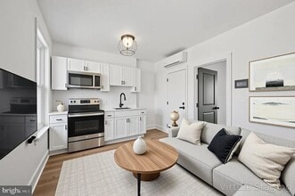 Building Photo - 1217 N 28th St