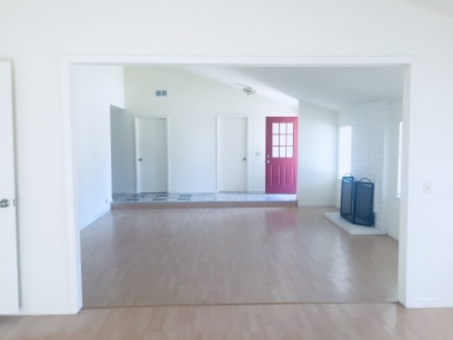 Building Photo - 6329 Desert Flame Dr