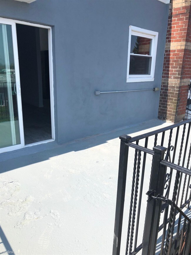 Foto del edificio - 2 br, 1.5 bath  - 6821 76th St