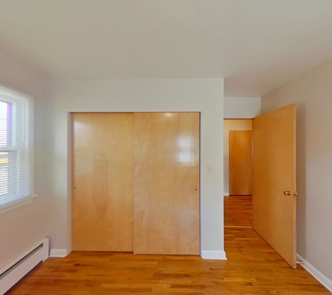 Building Photo - 404 8th Ave SE