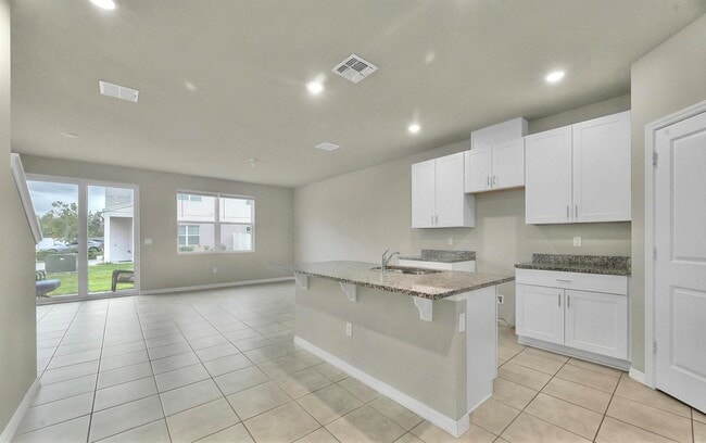 Building Photo - 3550 San Bernardino Way