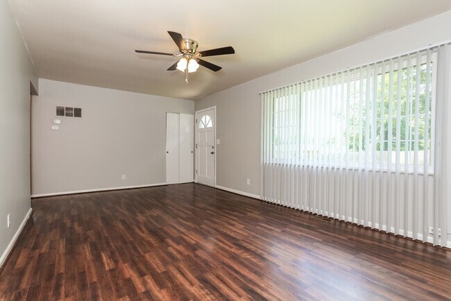 Building Photo - 70 Edgecombe Dr