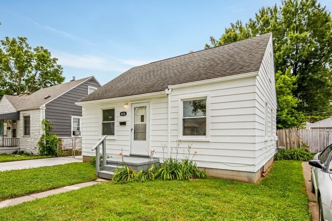 Building Photo - 6838 Republic