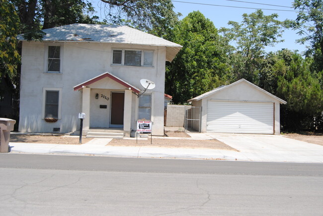 Building Photo - 2110 Bank St