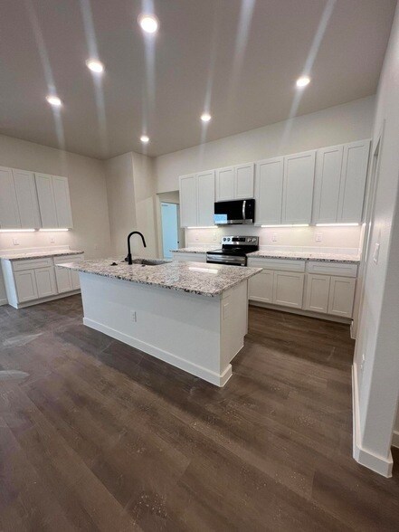 Foto del edificio - 3105 140th St