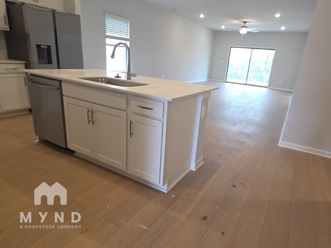 Building Photo - 15653 Ruthie Lynn Dr