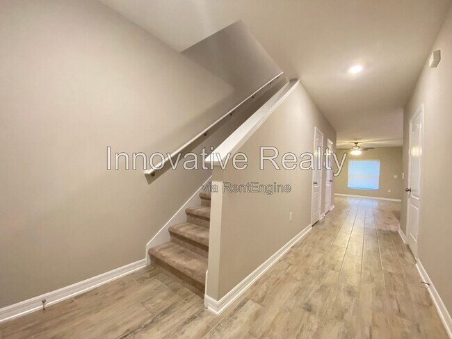 Foto del edificio - 302 Cedar Bark Ln