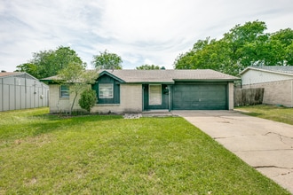 Building Photo - 209 Wake Dr